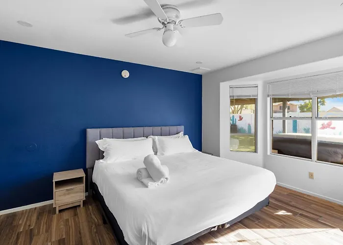 The Pool House Oasis With Jacuzzi Golf Billiards Glendale