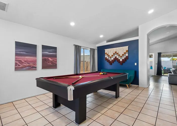 The Pool House Oasis With Jacuzzi Golf Billiards