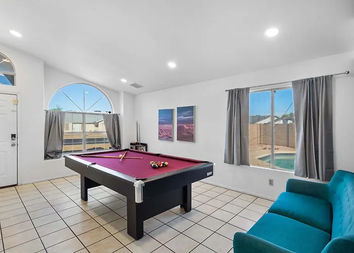 The Pool House Oasis With Jacuzzi Golf Billiards