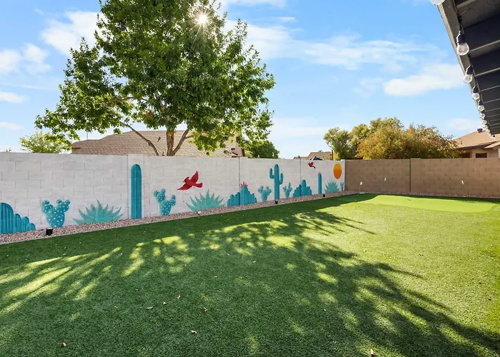 The Pool House Oasis With Jacuzzi Golf Billiards Holiday home