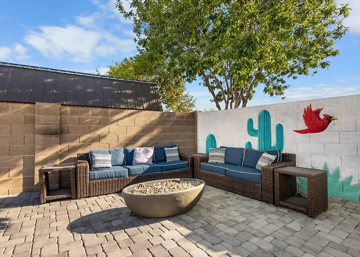 The Pool House Oasis With Jacuzzi Golf Billiards Glendale